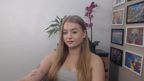 Snapshot of mysteryericax chatting on 03-08-25, 08:22 Erica online show from 03-08-25, 08:22