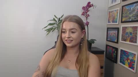 Snapshot of mysteryericax chatting on 03-08-25, 11:27 Erica online show from 03-08-25, 11:27