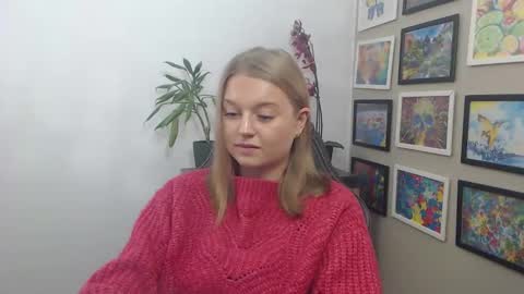 Snapshot of mysteryericax chatting on 10-20-25, 07:42 Erica online show from 10-20-25, 07:42