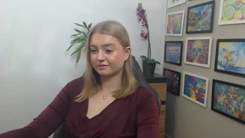 Snapshot of mysteryericax chatting on 10-29-25, 08:27 Erica online show from 10-29-25, 08:27