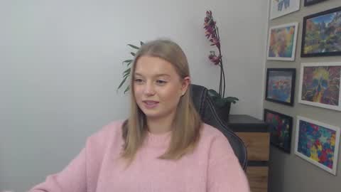 Snapshot of mysteryericax chatting on 01-13-26, 11:59 Erica online show from 01-13-26, 11:59