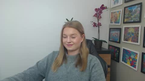 Snapshot of mysteryericax chatting on 03-09-26, 10:30 Erica online show from 03-09-26, 10:30