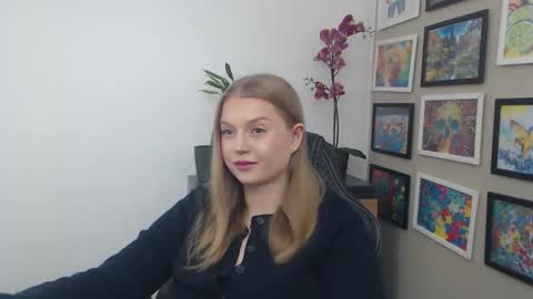 Erica online show from 03-25-26, 10:54