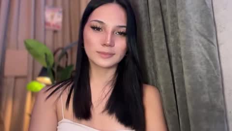 UR GIRL NEXTDOOR online show from 04-11-26, 09:13