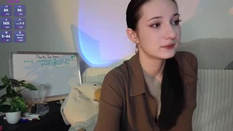 Mia online show from 12-03-25, 05:33