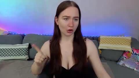 Snapshot of mystic_barbie chatting on 05-18-26, 12:18 Barbie online show from 05-18-26, 12:18