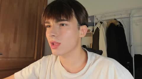 Snapshot of mystic_evan chatting on 10-20-25, 08:31 Evan Brown online show from 10-20-25, 08:31