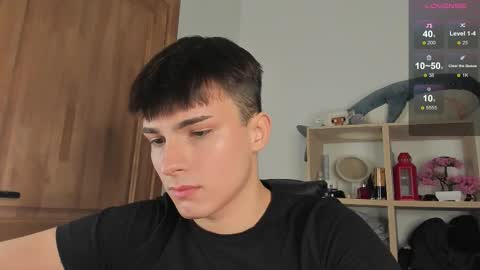 Snapshot of mystic_evan chatting on 11-26-25, 10:22 Evan Brown online show from 11-26-25, 10:22