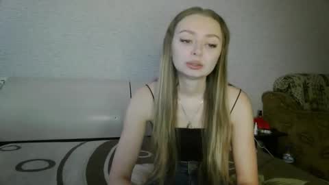 Snapshot of mysticglimmer chatting on 11-28-25, 10:18 Anika online show from 11-28-25, 10:18