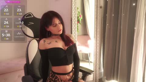 Snapshot of mysticxkitty chatting on 12-01-24, 05:02 Kamile Get to know me better Subscribe to my OnlyFans Mysticxkitty online show from 12-01-24, 05:02