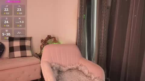Snapshot of mysticxkitty chatting on 01-06-25, 02:03 Kamile Get to know me better Subscribe to my OnlyFans Mysticxkitty online show from 01-06-25, 02:03
