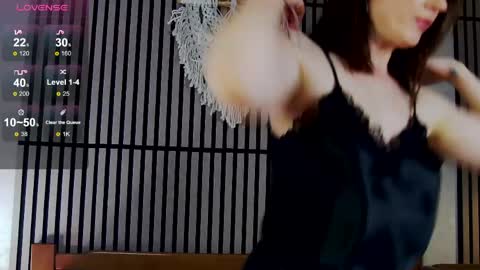 Snapshot of mystique_girl_ chatting on 05-03-26, 06:25 Angeline online show from 05-03-26, 06:25