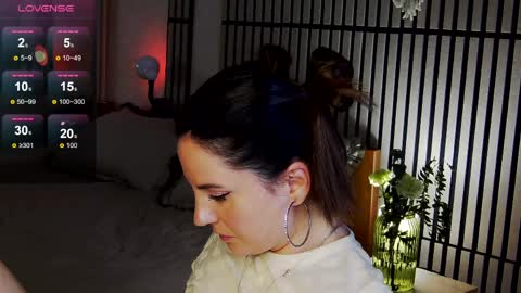 Snapshot of mystique_girl_ chatting on 05-21-26, 08:27 Angeline online show from 05-21-26, 08:27