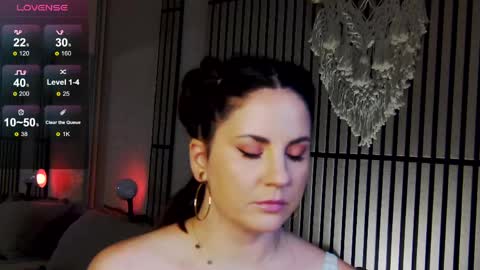 Snapshot of mystique_girl_ chatting on 05-23-26, 08:24 Angeline online show from 05-23-26, 08:24