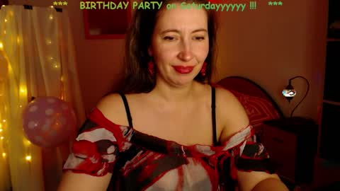 Snapshot of mystydew chatting on 10-25-25, 11:40 MystyDew online show from 10-25-25, 11:40