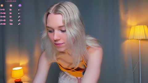 Snapshot of myviolet_rush chatting on 07-11-26, 07:16 Olivia or just olive online show from 07-11-26, 07:16