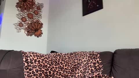 Gabby online show from 11-22-25, 06:18