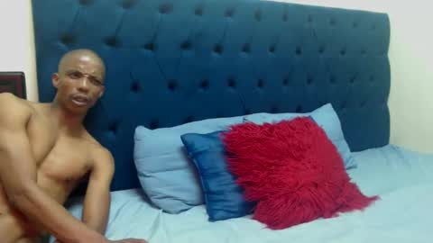 Snapshot of mzansihottestcouple chatting on 01-16-25, 11:16 mzansihottestcouple online show from 01-16-25, 11:16