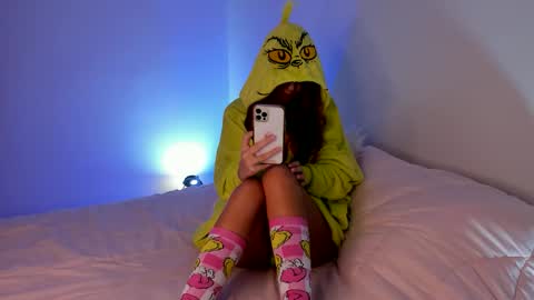 Snapshot of n1rvanamoon chatting on 12-05-25, 03:37 n1rvanamoon online show from 12-05-25, 03:37