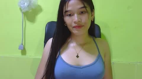 Snapshot of n3ssa chatting on 11-20-25, 08:58 nessa online show from 11-20-25, 08:58