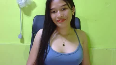 Snapshot of n3ssa chatting on 11-21-25, 10:47 nessa online show from 11-21-25, 10:47