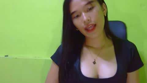 Snapshot of n3ssa chatting on 12-16-25, 02:27 nessa online show from 12-16-25, 02:27