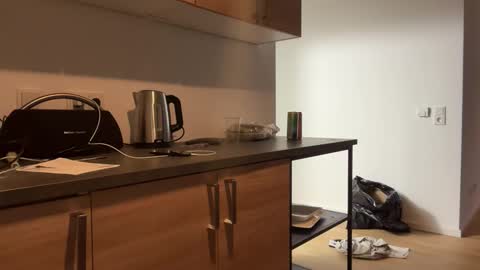 Snapshot of n_buzzy chatting on 03-24-26, 05:23 n_buzzy online show from 03-24-26, 05:23