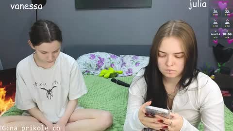 Vanessa and Julia  online show from 12-11-24, 10:16