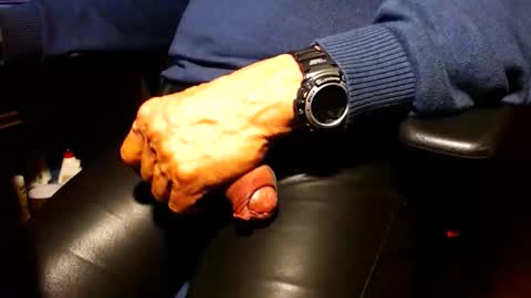 naaapa online show from 12-18-25, 09:43