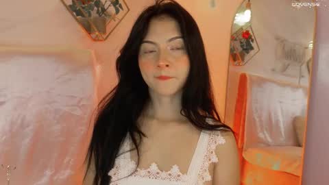 naamah_b online show from 10-25-25, 01:51