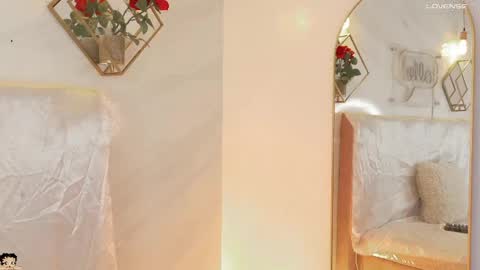 Snapshot of naamah_b chatting on 05-12-26, 02:25 naamah_b online show from 05-12-26, 02:25