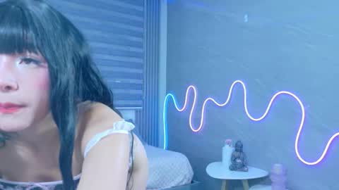 Snapshot of naaomi_cute chatting on 10-27-25, 02:37 naaomi_cute online show from 10-27-25, 02:37