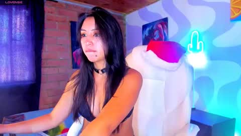 Snapshot of naaoomi chatting on 12-28-24, 07:43 Camila- free online show from 12-28-24, 07:43