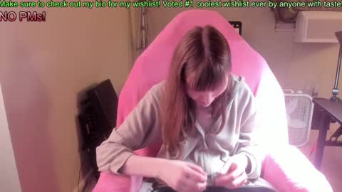 Snapshot of nacmar chatting on 10-25-25, 06:32 Natalie Marlo online show from 10-25-25, 06:32