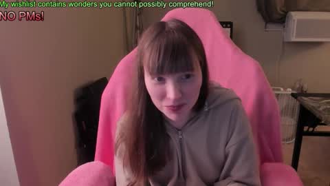 Snapshot of nacmar chatting on 11-19-25, 11:43 Natalie Marlo online show from 11-19-25, 11:43