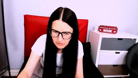 Snapshot of nadiatrue chatting on 06-06-26, 02:44 nadiatrue online show from 06-06-26, 02:44