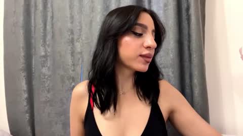 Snapshot of nadinevanni chatting on 06-26-26, 02:10 Leya online show from 06-26-26, 02:10