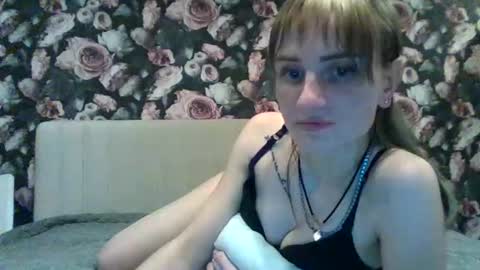 Snapshot of nadjia_sexy chatting on 11-17-25, 10:26 Nadjia online show from 11-17-25, 10:26