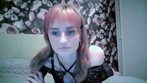 Snapshot of nadjia_sexy chatting on 11-28-25, 05:48 Nadjia online show from 11-28-25, 05:48