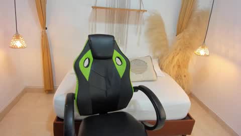 Snapshot of nahia_13 chatting on 01-31-25, 02:48 N A H I A online show from 01-31-25, 02:48