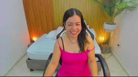 Snapshot of nahia_13 chatting on 02-19-25, 11:49 N A H I A online show from 02-19-25, 11:49