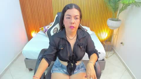 Snapshot of nahia_13 chatting on 02-22-25, 11:46 N A H I A online show from 02-22-25, 11:46