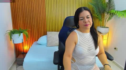 Snapshot of nahia_13 chatting on 09-12-25, 12:05 N A H I A online show from 09-12-25, 12:05