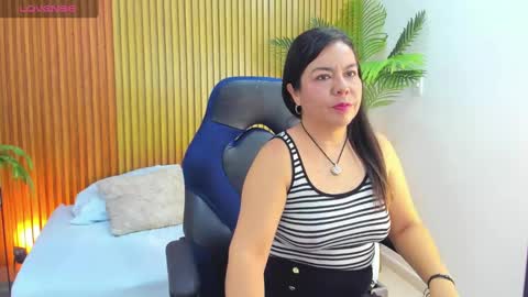 Snapshot of nahia_13 chatting on 09-30-25, 12:32 N A H I A online show from 09-30-25, 12:32