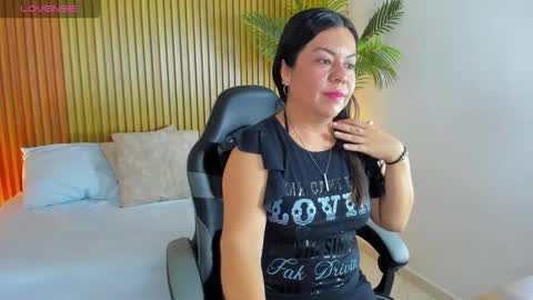 Snapshot of nahia_13 chatting on 11-04-25, 12:04 N A H I A online show from 11-04-25, 12:04