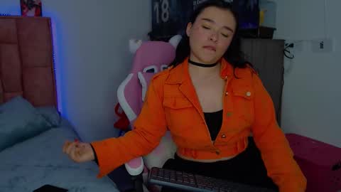 nahia cute     only   online show from 11-06-25, 09:05