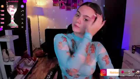 Snapshot of nahiara_evans_ chatting on 07-12-26, 11:01 NAHIARA EVANS online show from 07-12-26, 11:01