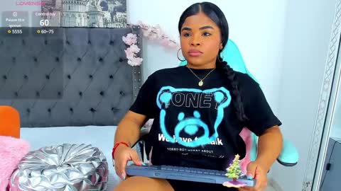 Snapshot of nahiarareina chatting on 12-08-24, 01:47 NahiaraReina online show from 12-08-24, 01:47