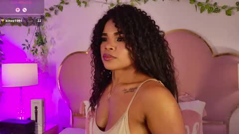NahiaraReina  online show from 05-27-26, 02:47