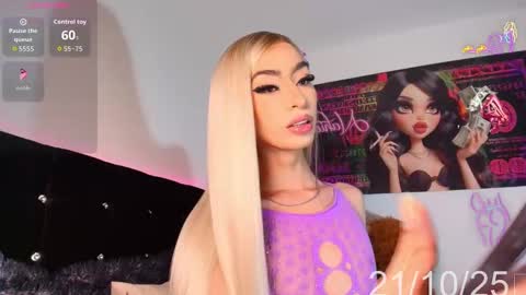 Snapshot of nahiavictoria chatting on 10-21-25, 12:39 NahiaVictoria online show from 10-21-25, 12:39